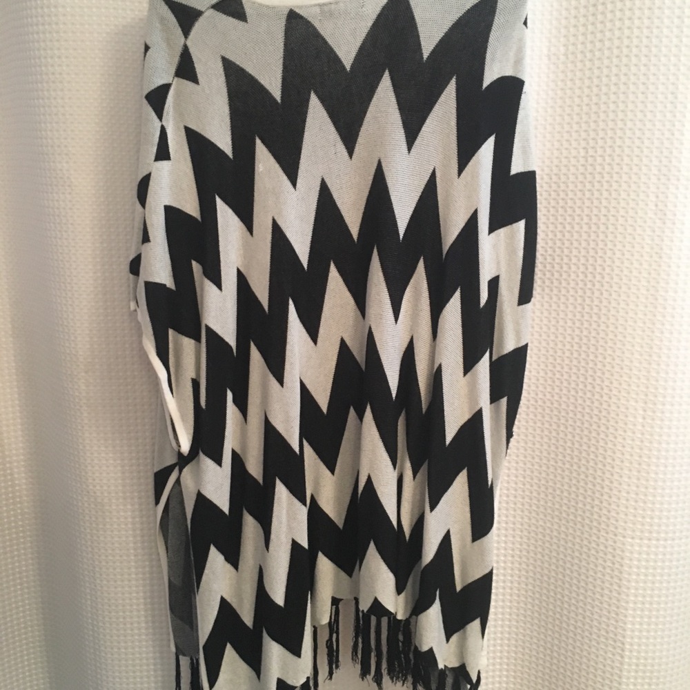 Black/white chevron wrap, Torrid, GUC, 2/3